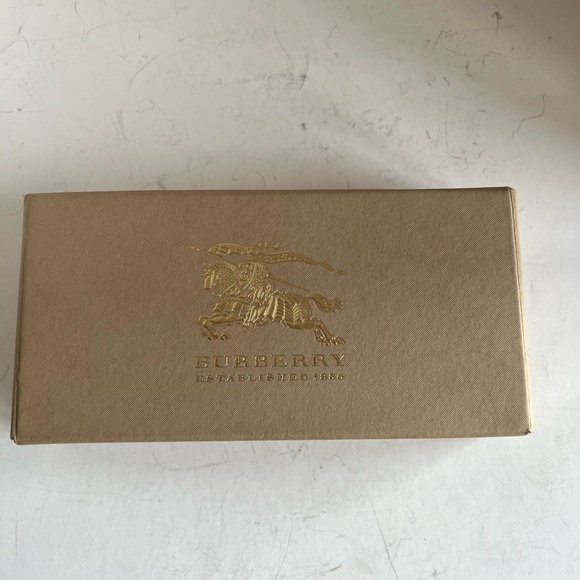 New Burberry of London gift box - Picture 3 of 12
